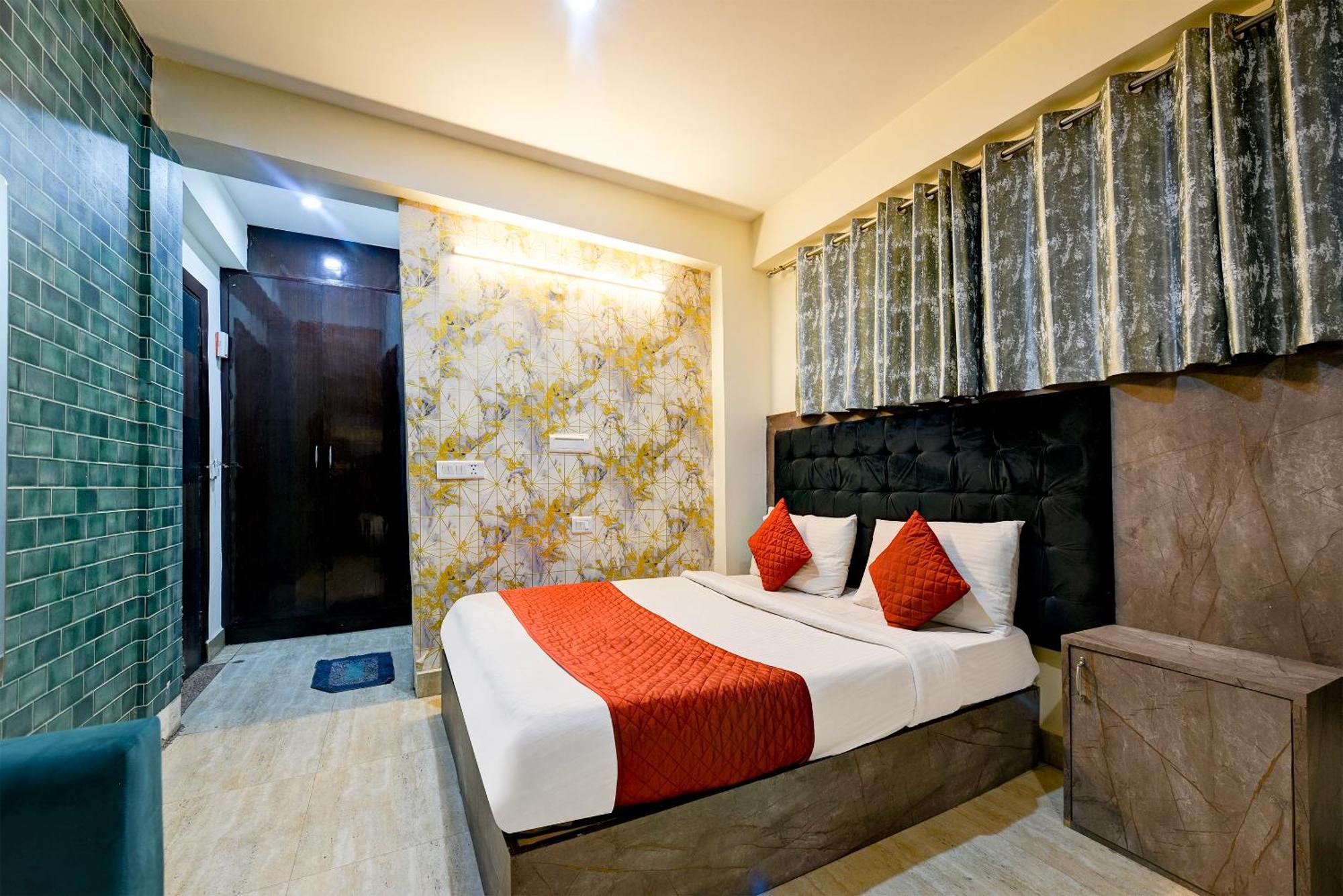 Hotel Square Plaza At Airport New Delhi Buitenkant foto